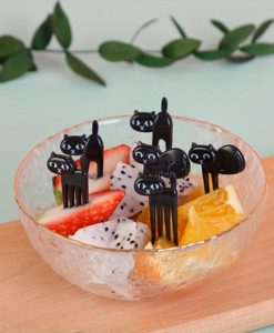 Cica alakú dekorációs villa